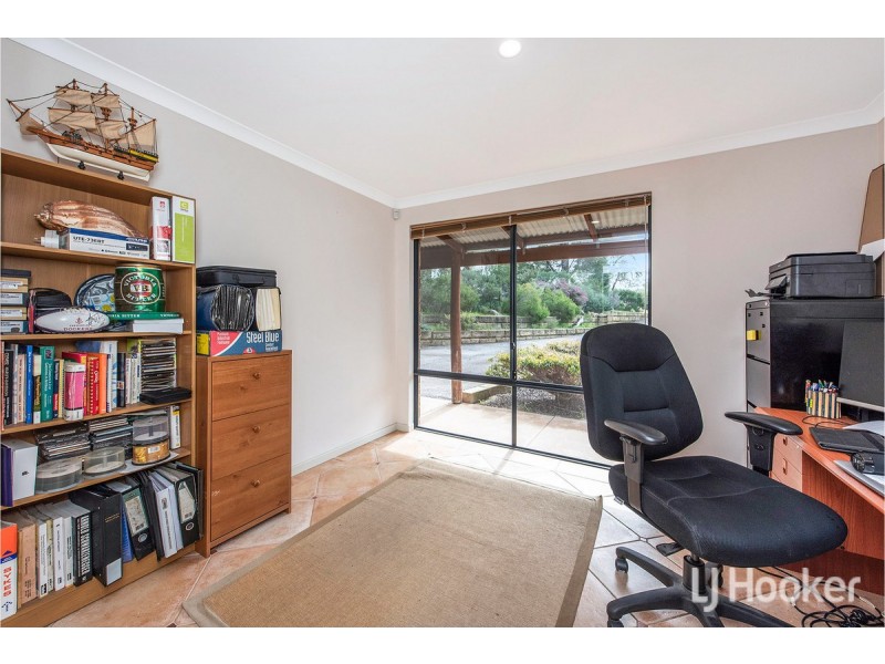 111 Mallee Drive, Karnup WA 6176