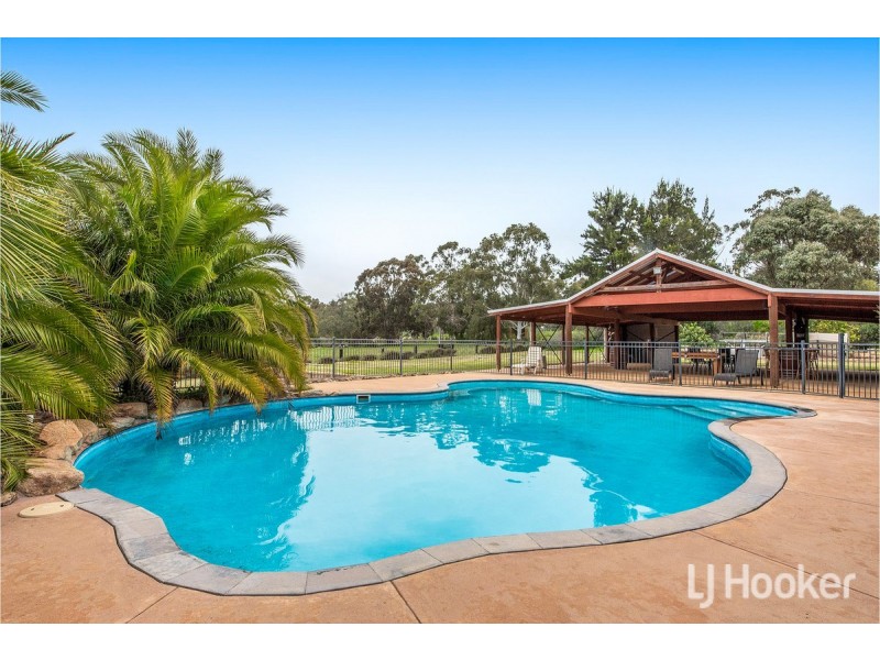 111 Mallee Drive, Karnup WA 6176