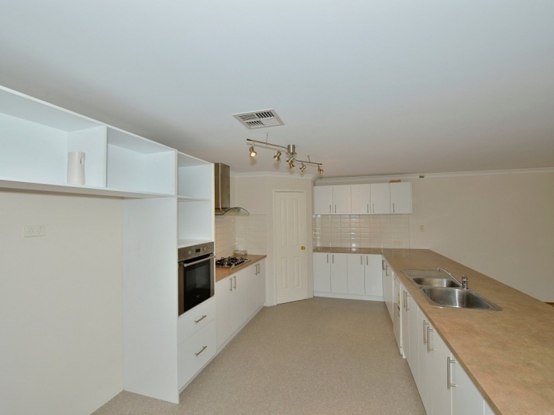 37 Seascapes Boulevard, Halls Head WA 6210