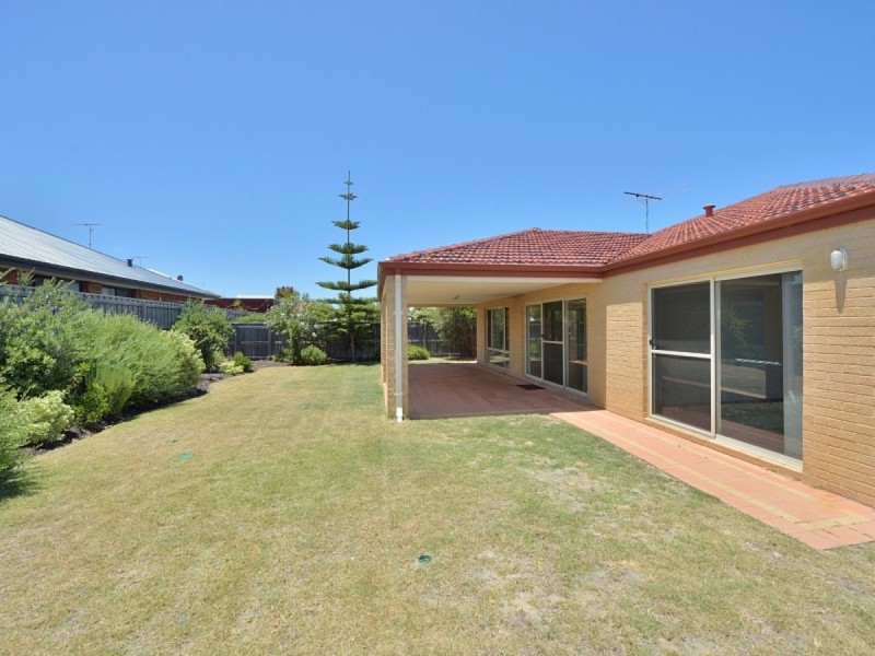 37 Seascapes Boulevard, Halls Head WA 6210