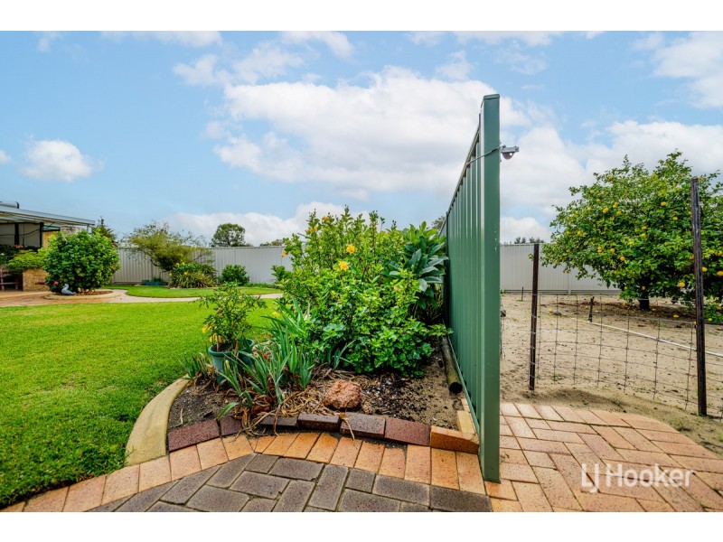 4 Banjup Road, Greenfields WA 6210