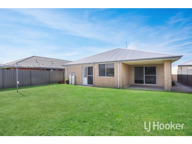 11 Broadhurst Avenue, Ravenswood WA 6208