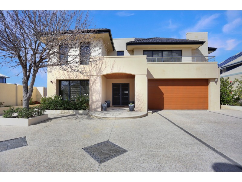 10 Brindabella Crescent, Halls Head WA 6210