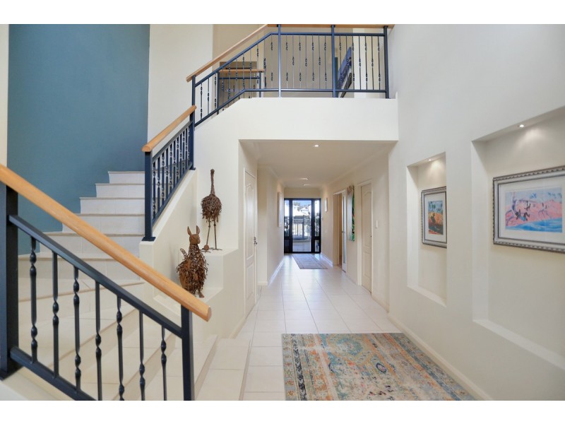 10 Brindabella Crescent, Halls Head WA 6210