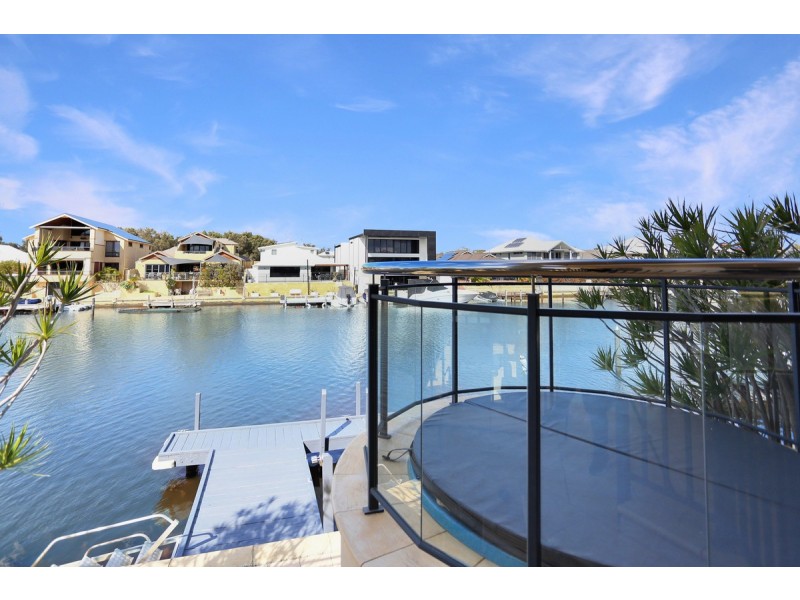 10 Brindabella Crescent, Halls Head WA 6210