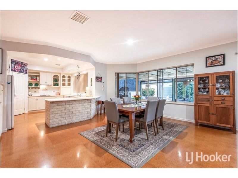 14 Midsummer Circle, Pinjarra WA 6208