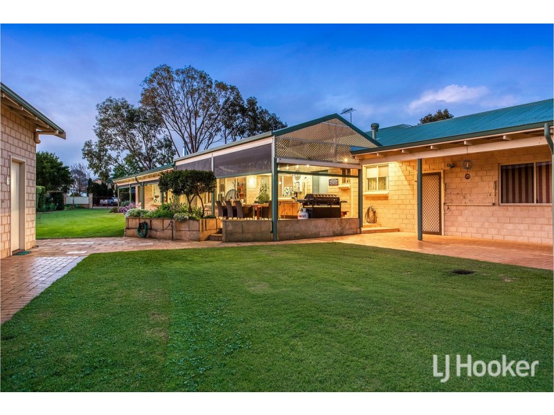 14 Midsummer Circle, Pinjarra WA 6208