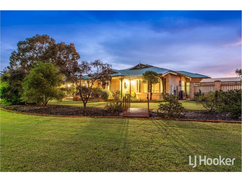 14 Midsummer Circle, Pinjarra WA 6208
