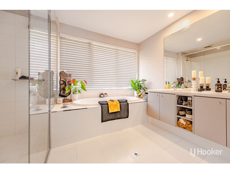 19 Tylney Loop, Meadow Springs WA 6210