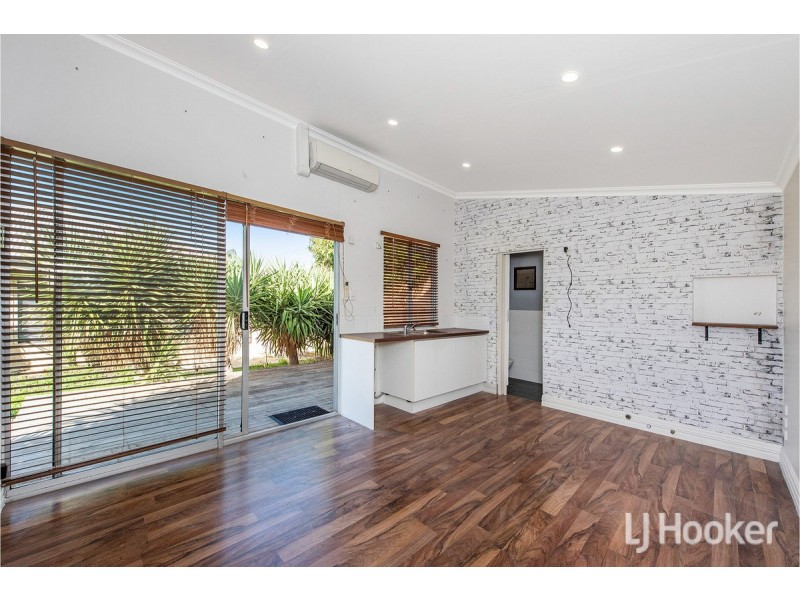 130 Challenger Avenue, Parmelia WA 6167