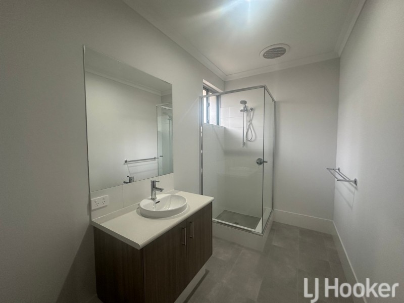 12 Pensacola Grove, Madora Bay WA 6210