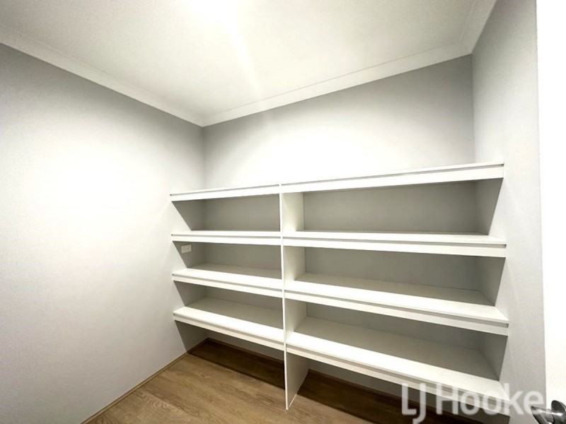 242 Badgerup Avenue, Lakelands WA 6180