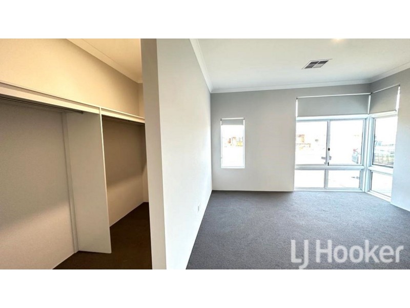 242 Badgerup Avenue, Lakelands WA 6180