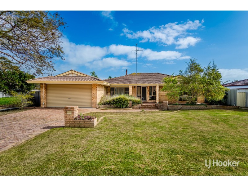 54 Oakmont Avenue, Meadow Springs WA 6210