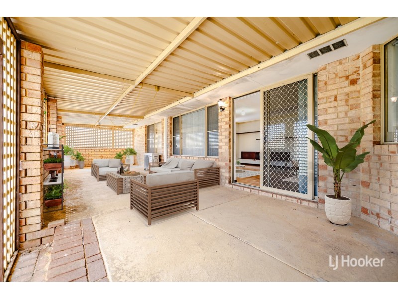 54 Oakmont Avenue, Meadow Springs WA 6210