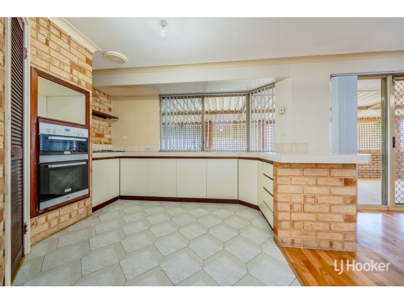 54 Oakmont Avenue, Meadow Springs WA 6210