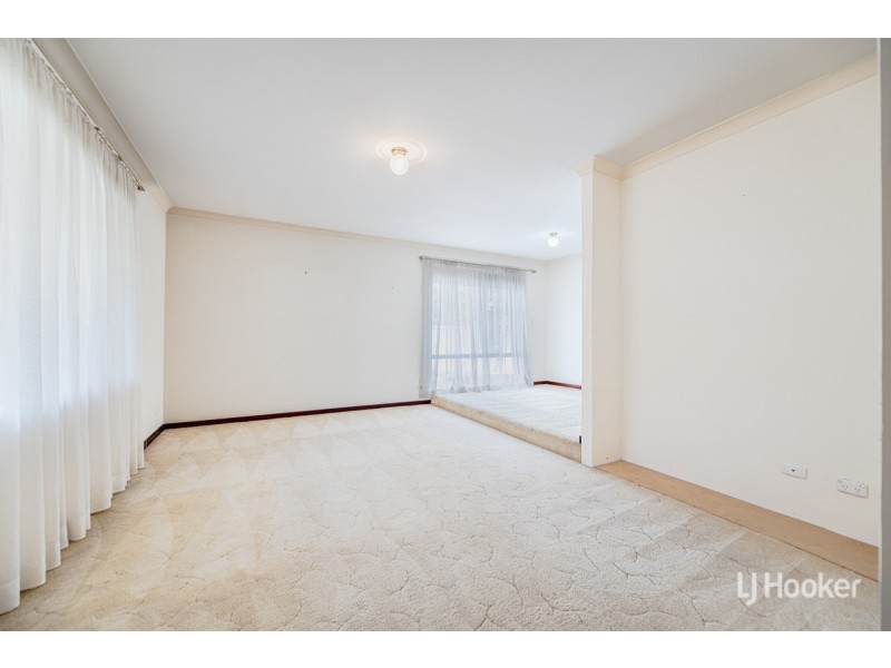 54 Oakmont Avenue, Meadow Springs WA 6210