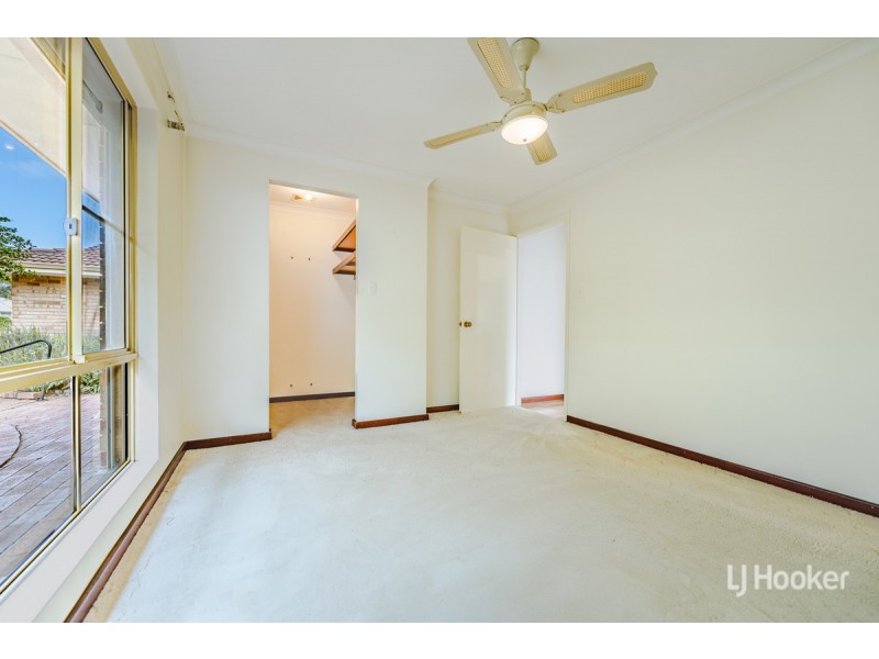 54 Oakmont Avenue, Meadow Springs WA 6210