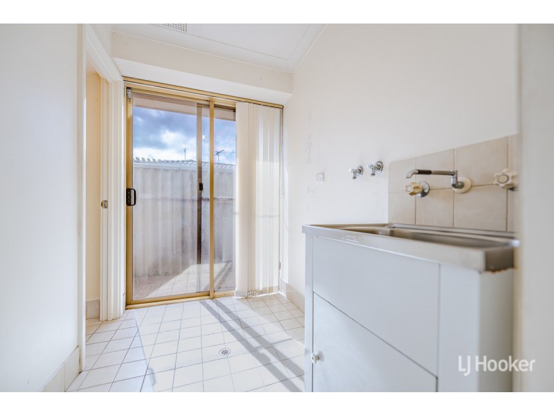 54 Oakmont Avenue, Meadow Springs WA 6210