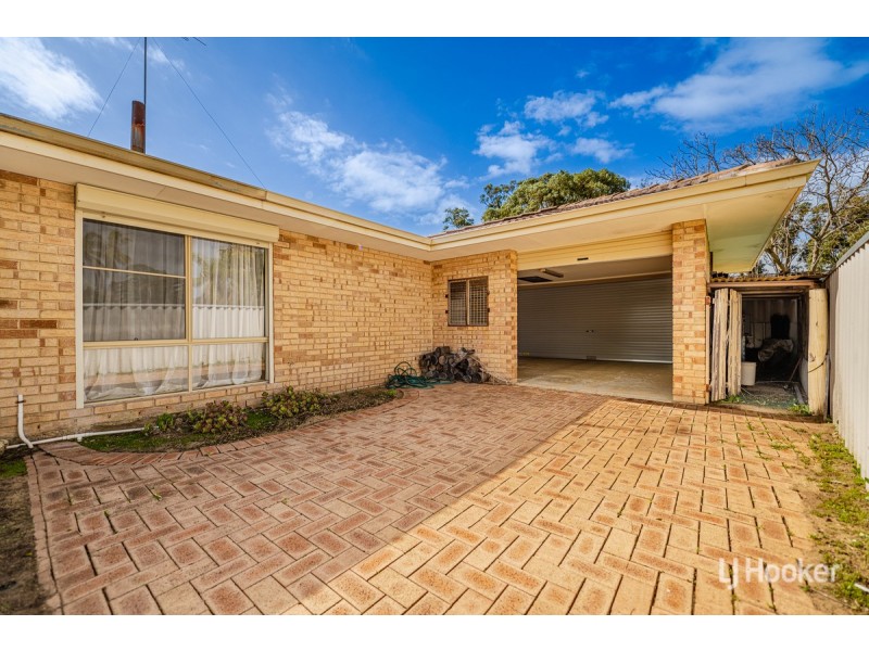 54 Oakmont Avenue, Meadow Springs WA 6210