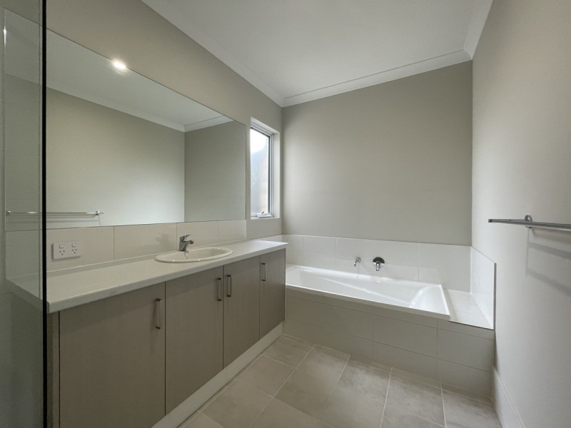 43 Coronardo Way, Madora Bay WA 6210
