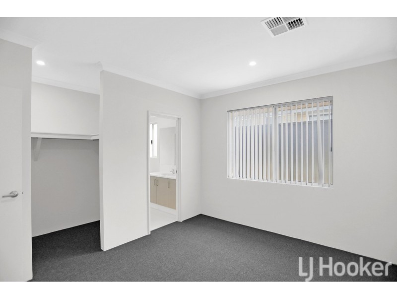 28 Swiftshire Road, Madora Bay WA 6210