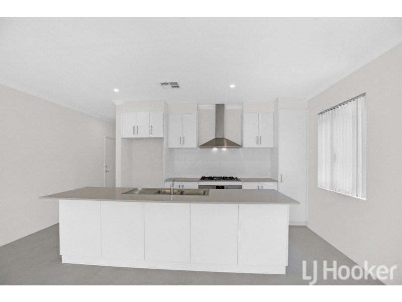 28 Swiftshire Road, Madora Bay WA 6210