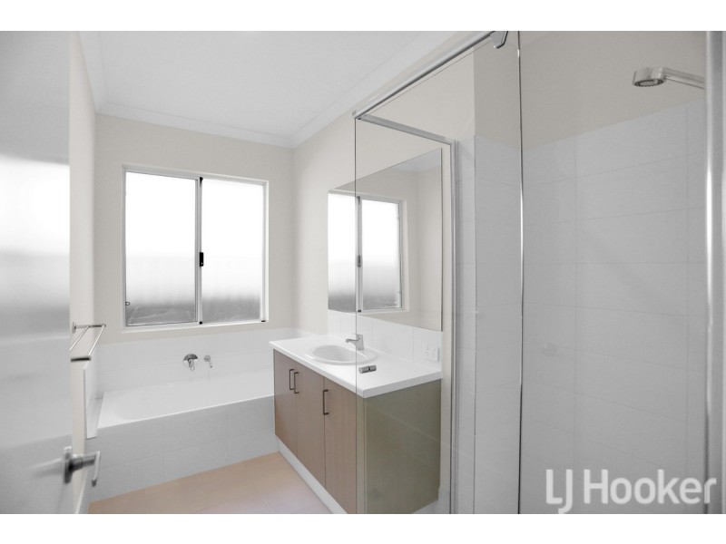 28 Swiftshire Road, Madora Bay WA 6210