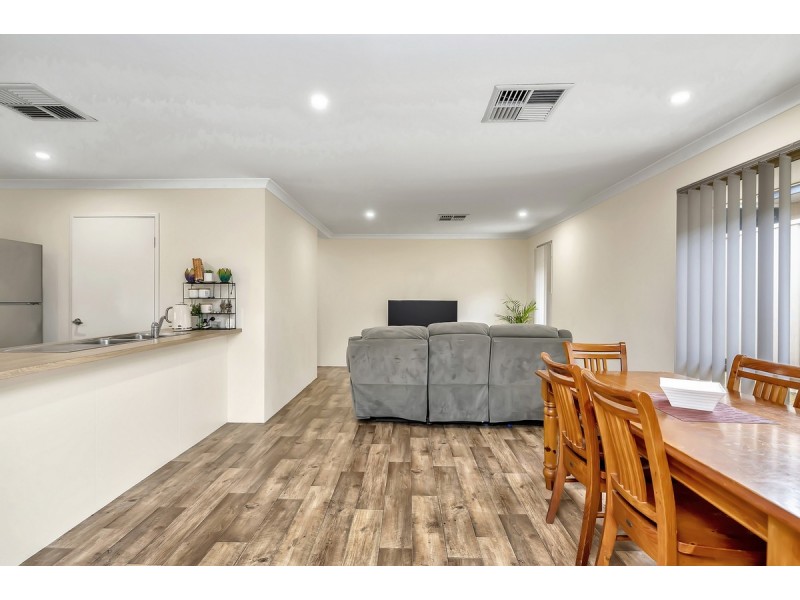 7 Lytham Lane, Meadow Springs WA 6210