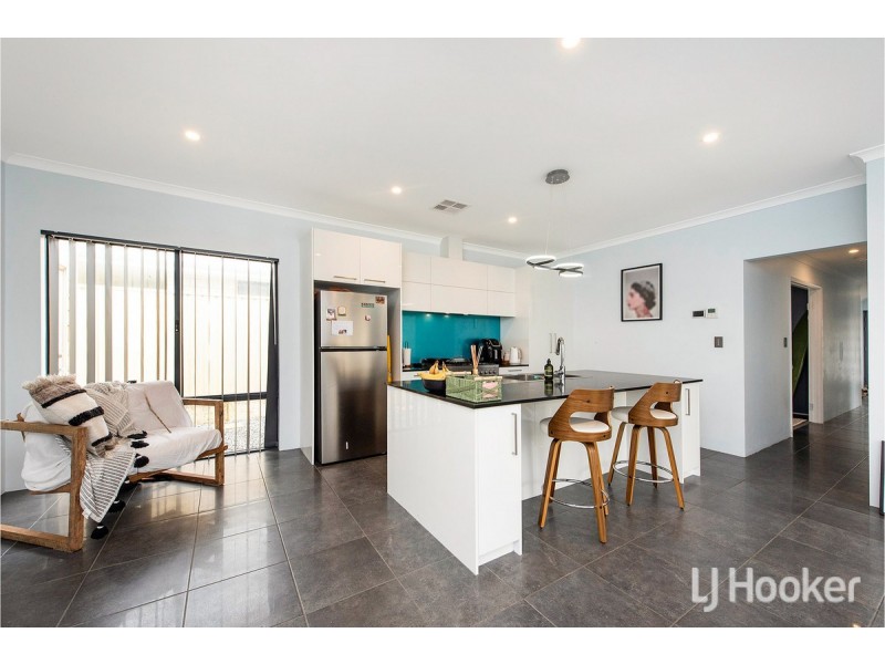 27 Orelia Street, Madora Bay WA 6210