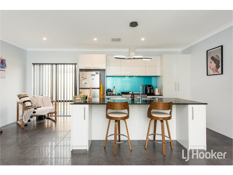 27 Orelia Street, Madora Bay WA 6210