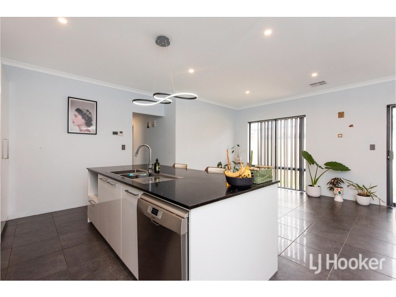27 Orelia Street, Madora Bay WA 6210