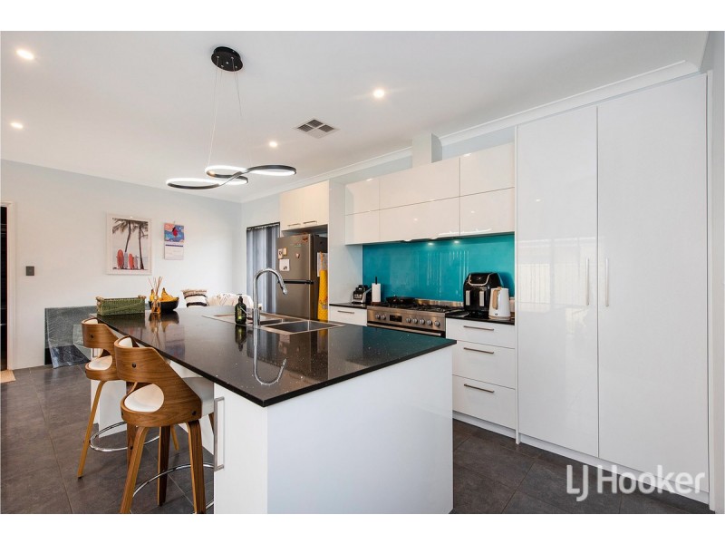 27 Orelia Street, Madora Bay WA 6210