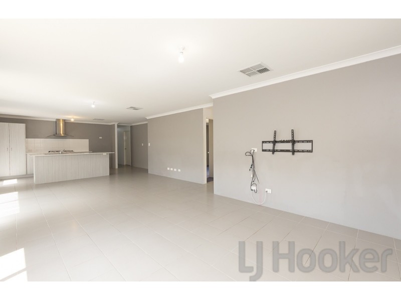 43 Arramall Trail, Lakelands WA 6180