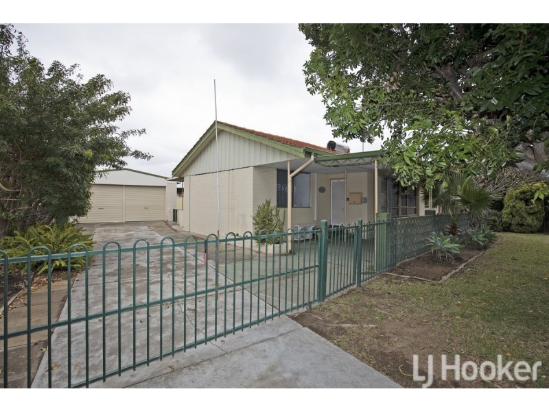 15 Leigh Street, Dudley Park WA 6210