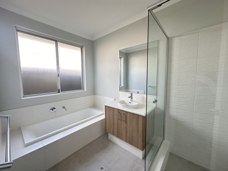 13 Moonlight Street, Madora Bay WA 6210