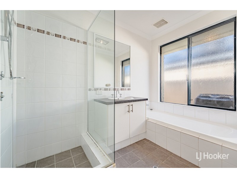 7 Lismore Ridge, Lakelands WA 6180