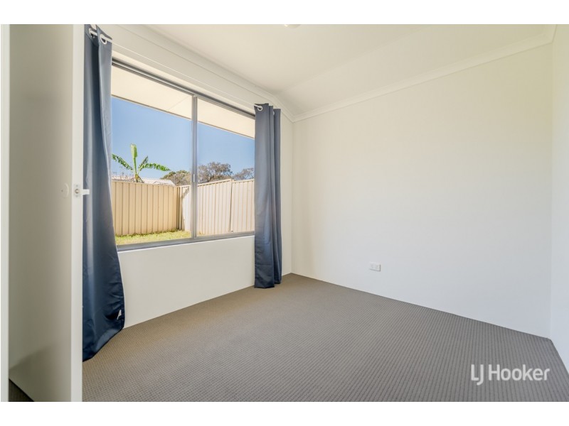 32 Batt Drive, Brookdale WA 6112