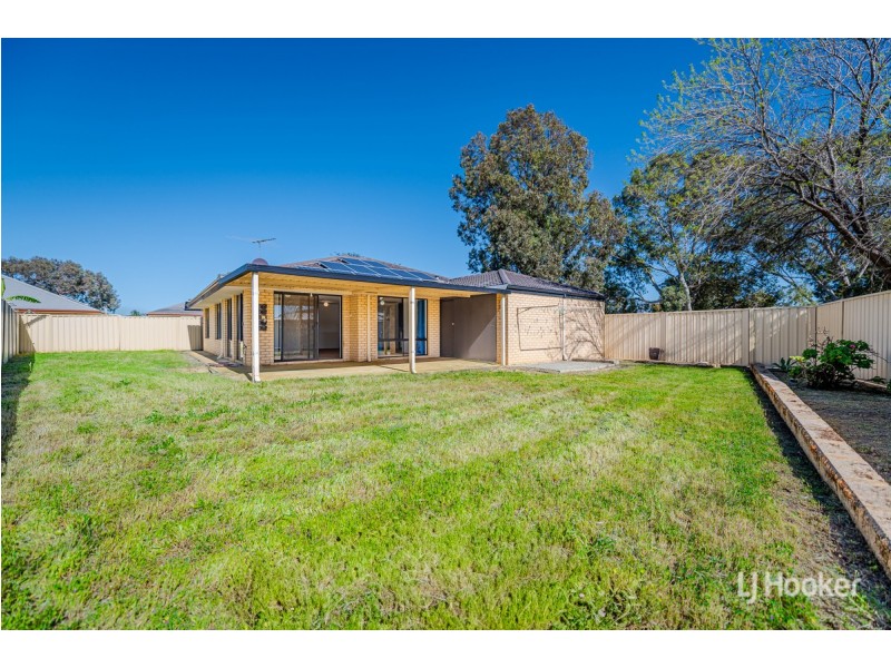 32 Batt Drive, Brookdale WA 6112