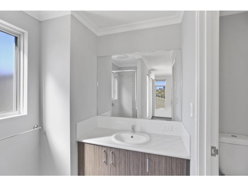 26 Jefferson Street, Lakelands WA 6180