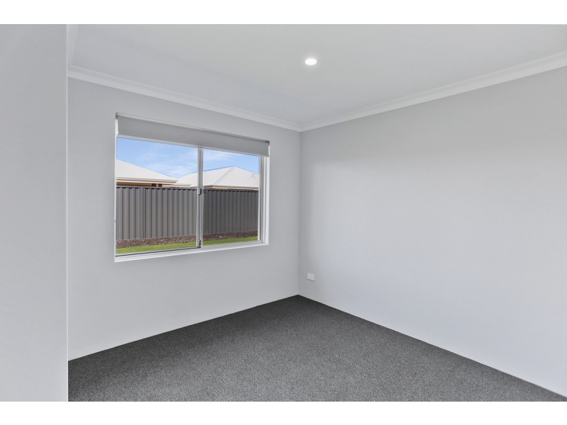 26 Jefferson Street, Lakelands WA 6180