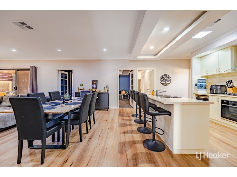 72 Badgerup Avenue, Lakelands WA 6180