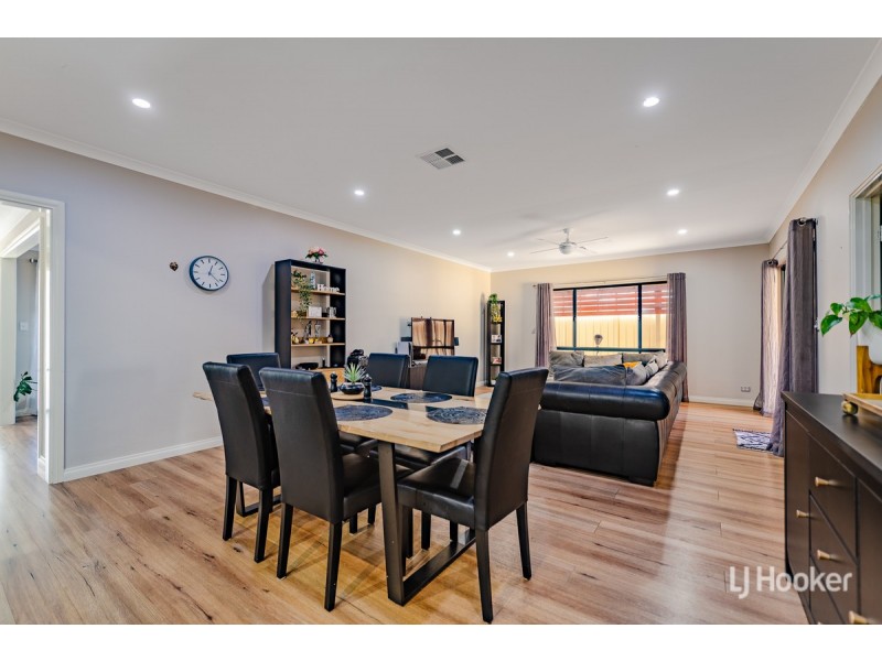 72 Badgerup Avenue, Lakelands WA 6180