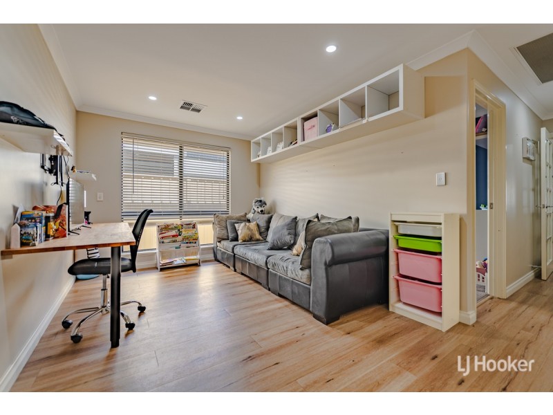 72 Badgerup Avenue, Lakelands WA 6180