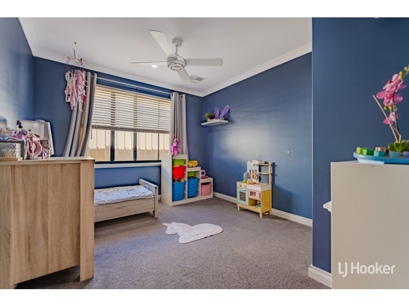 72 Badgerup Avenue, Lakelands WA 6180