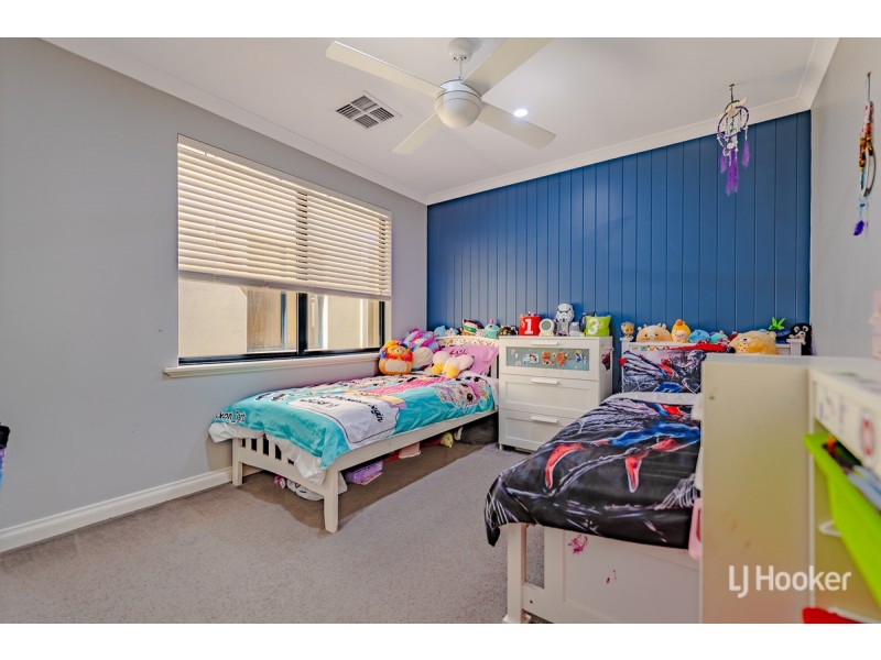 72 Badgerup Avenue, Lakelands WA 6180