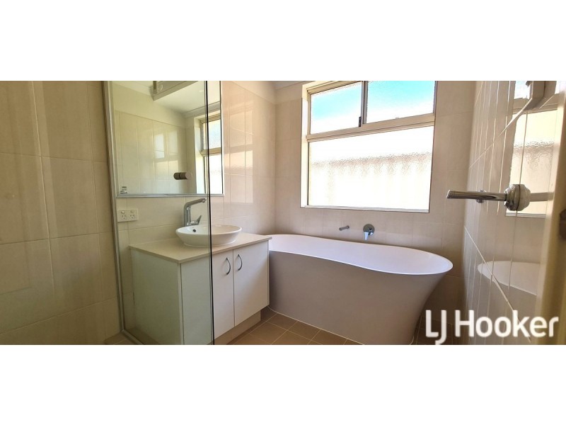 22 Willow Brook View, Meadow Springs WA 6210