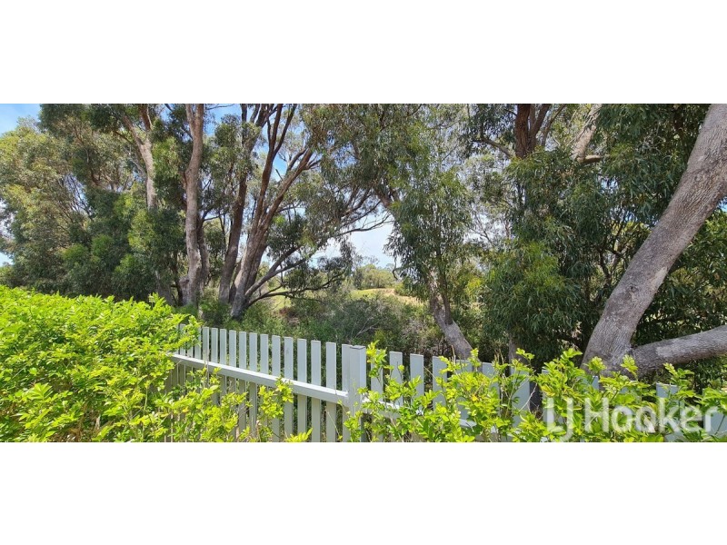 22 Willow Brook View, Meadow Springs WA 6210