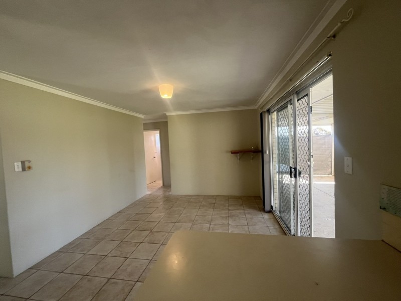 4 Mahogany Drive, Halls Head WA 6210