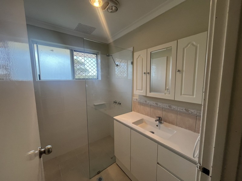4 Mahogany Drive, Halls Head WA 6210